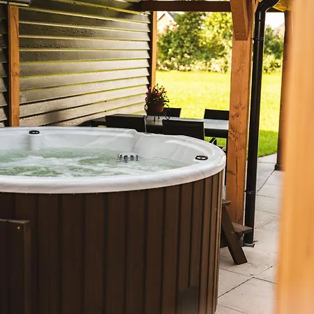 Liefkenshof - Met Spa-hottub En Sunshower