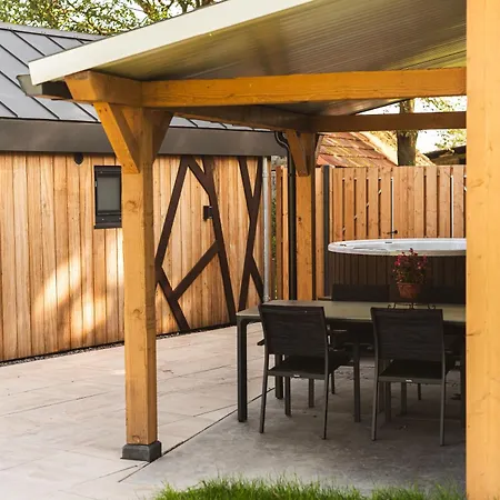 Hébergement de vacances Liefkenshof - Met Spa-hottub En Sunshower *